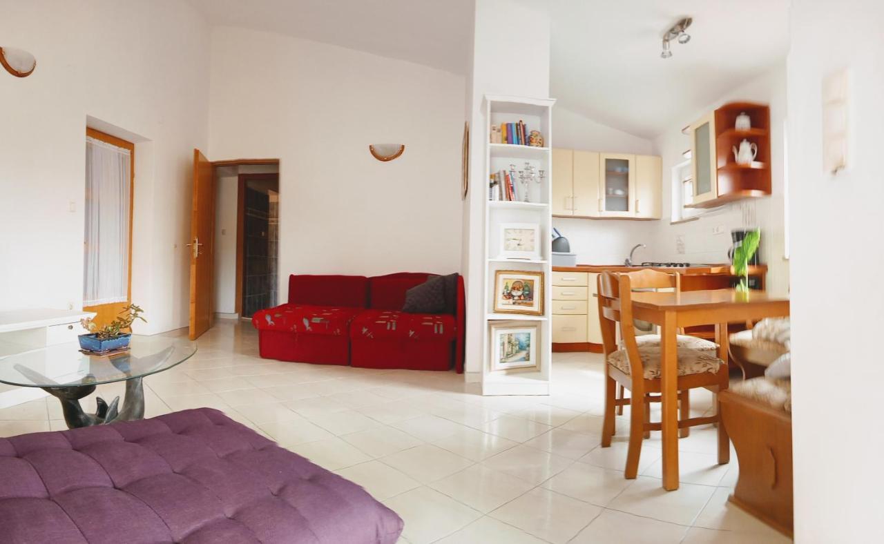 Apartmani Nikolina Ražanac 外观 照片